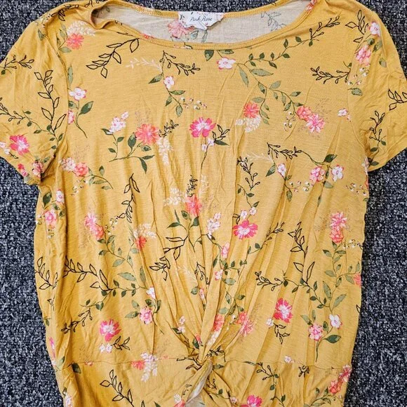 BUNDLE OF 2- Short Sleeve Tees- Sz Large - Picture 2 of 10